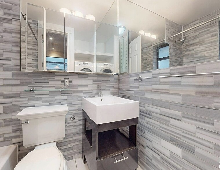 Building Photo - East 25th Street