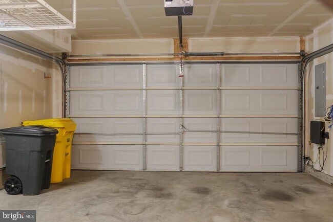 Building Photo - 726 Millhouse Dr