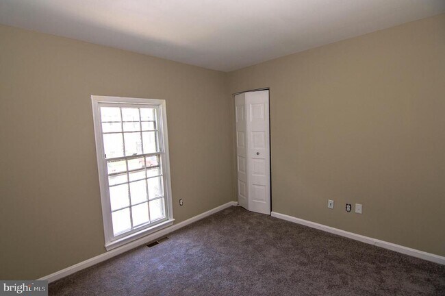 Building Photo - 5404 Helm Ct