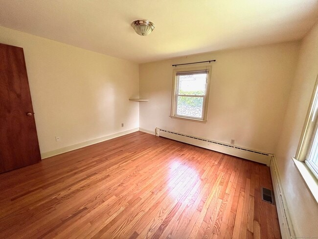 Building Photo - 478 Judd St