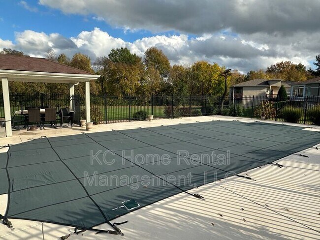 Building Photo - 2807 NE Sonora Valley Dr