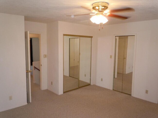 Building Photo - 2059 Columbia Ct NE