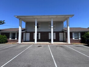 Building Photo - 107 Grogan Cir