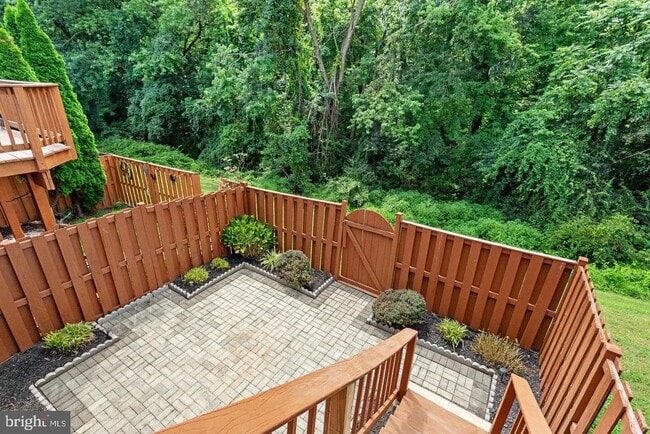 Building Photo - 14220 Madrigal Dr