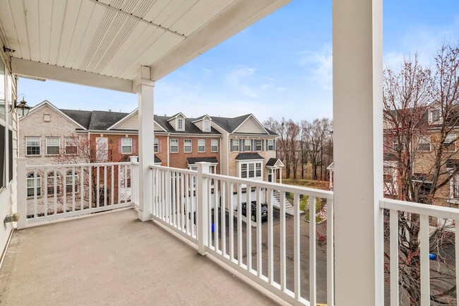 Building Photo - 25 Creekside Ct
