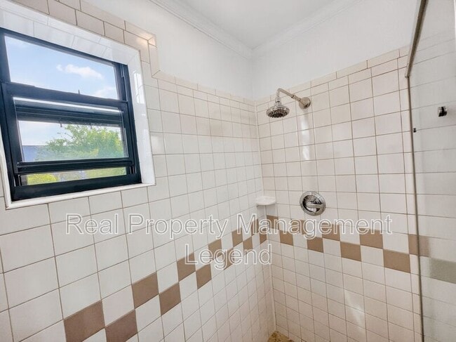 Building Photo - 4944 N Hall St