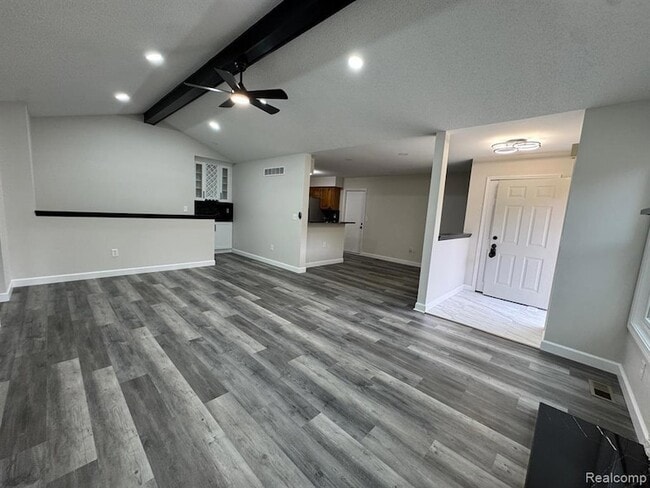 Building Photo - 2343 Heritage Pointe Dr