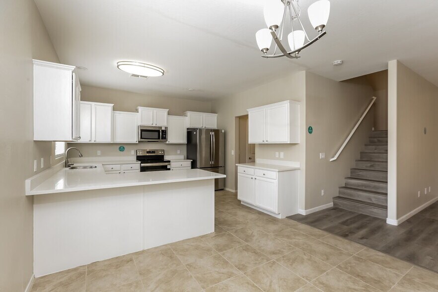 Building Photo - 10225 W Camelback Rd