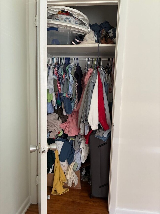 Building Photo - 3 bedroom 2 bathroom near St. Mary's Hospital