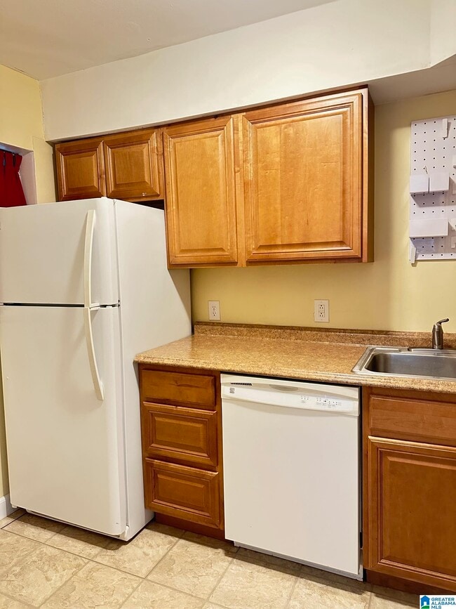 Building Photo - 1006 Broadway St