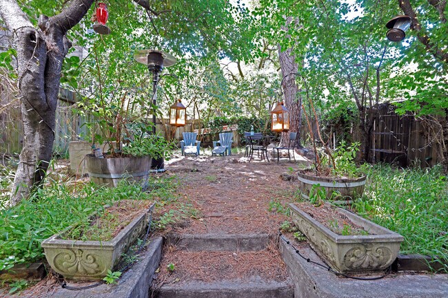 Building Photo - 84a Sanchez St