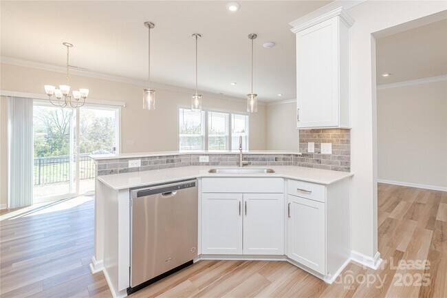 Building Photo - 23018 Clarabelle Dr