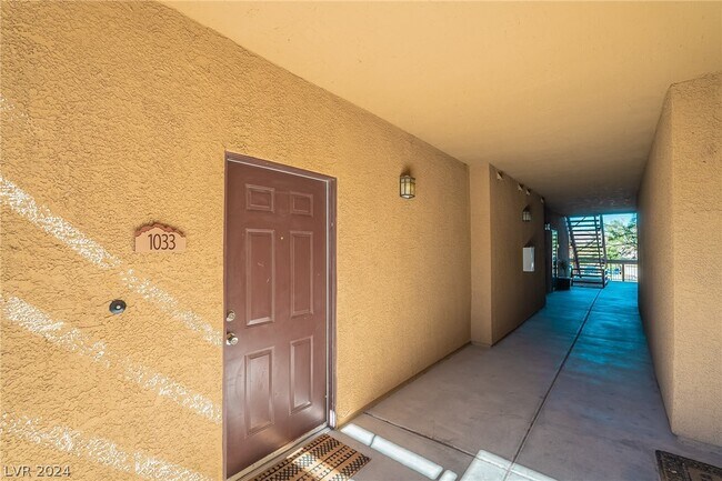 Building Photo - 8250 N Grand Canyon Dr
