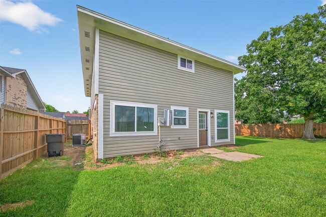 Building Photo - 6307 Marinwood Dr