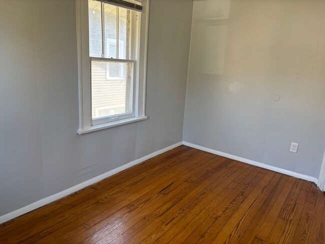 Building Photo - Stylish Two-Story Duplex Living: 2 Beds, 1 Bath (Ask about our special)