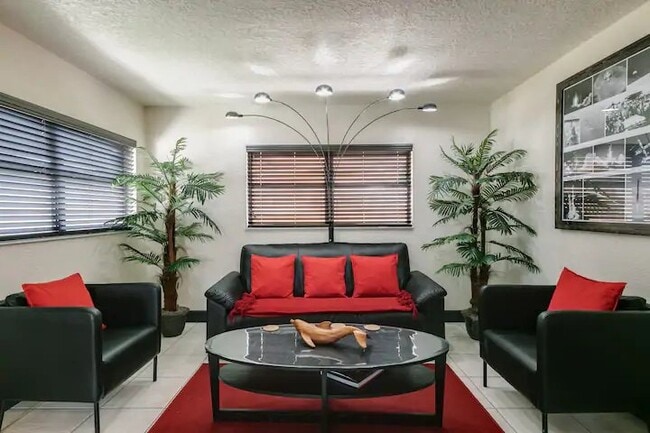 Building Photo - 309 Lincoln Ave