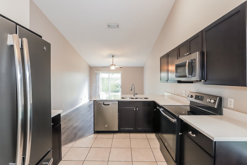Building Photo - 1011 Hardwood Dr