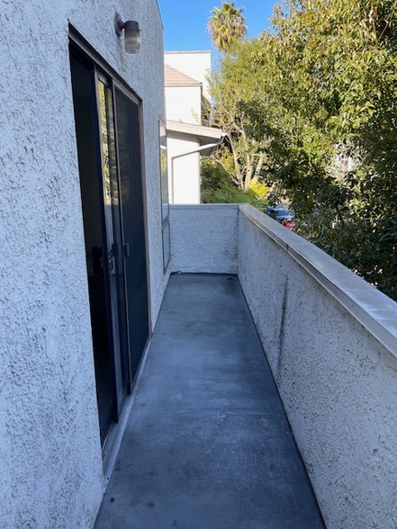 Building Photo - 4453 Woodman Ave