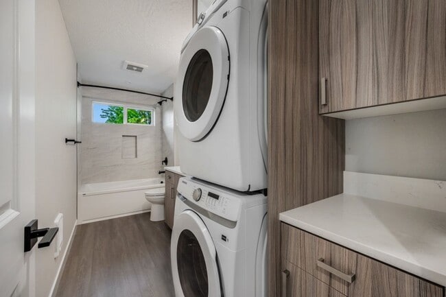 Building Photo - Beautiful Home in CDA for Rent