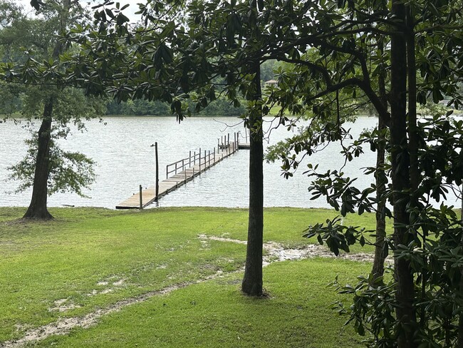 Building Photo - 112 Choctaw Dr