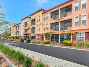 Building Photo - 13941 Clubhouse Dr