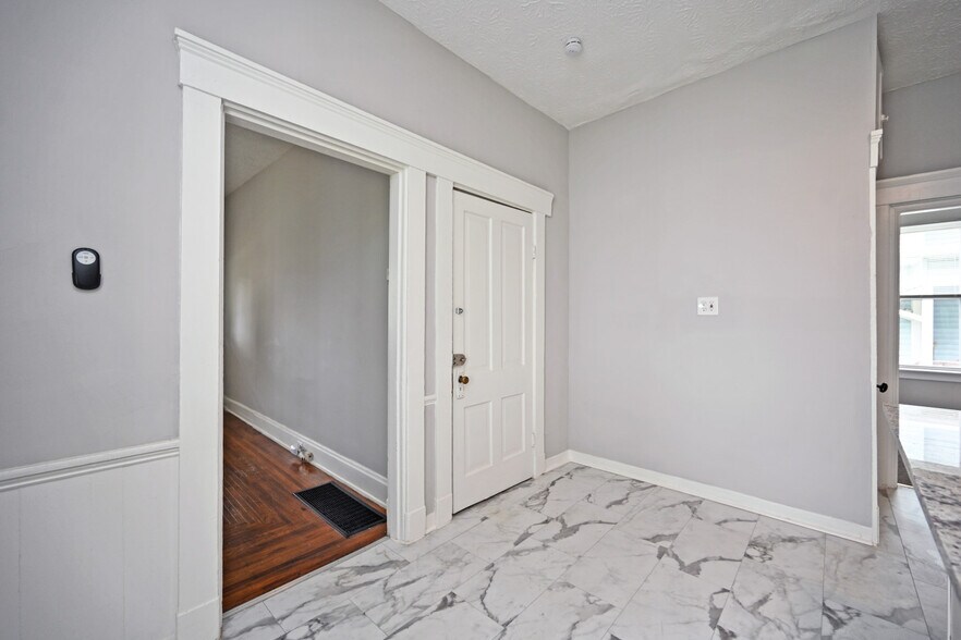 Building Photo - 6116 Conover St