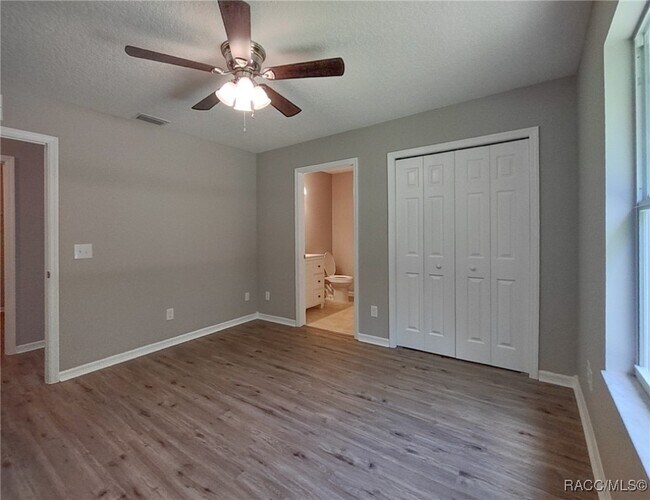 Building Photo - 3327 E Paula Ln