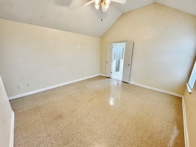 Building Photo - 1468 S Goodlett Grove Cove