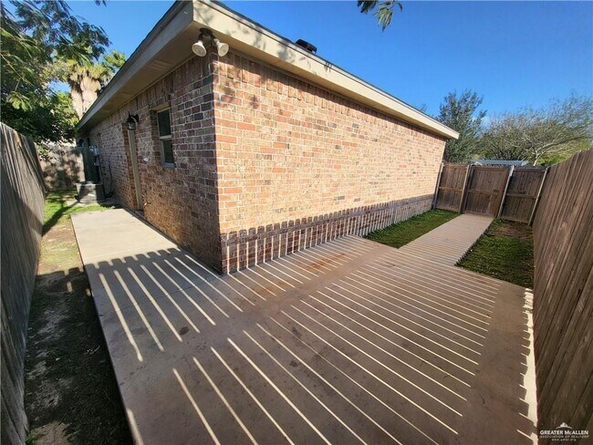 Building Photo - 1106 Ursula St