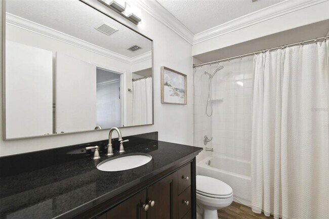 Building Photo - 408 S Arrawana Ave