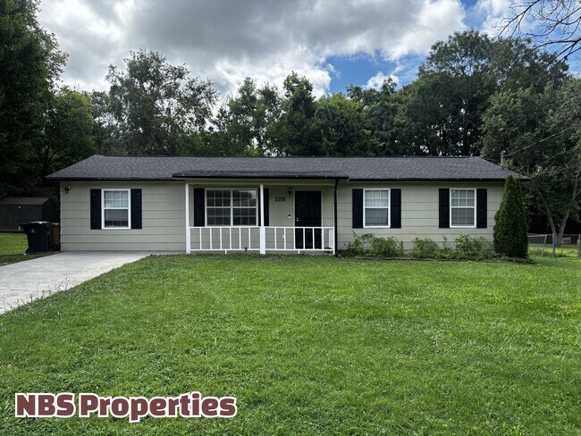Building Photo - 3216 Deer Lake Dr