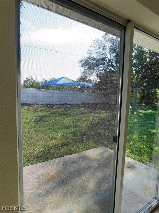 Building Photo - 1029 SE 11th St