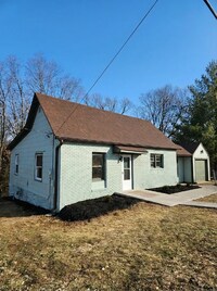 Building Photo - 304 Waller St