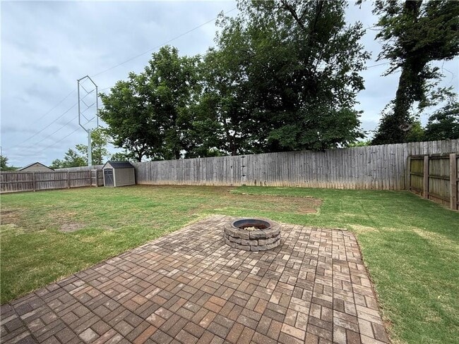 Building Photo - 5203 S Brooks Cir