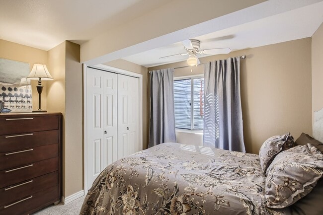 Building Photo - Spacious 4 BDR Longmont Home