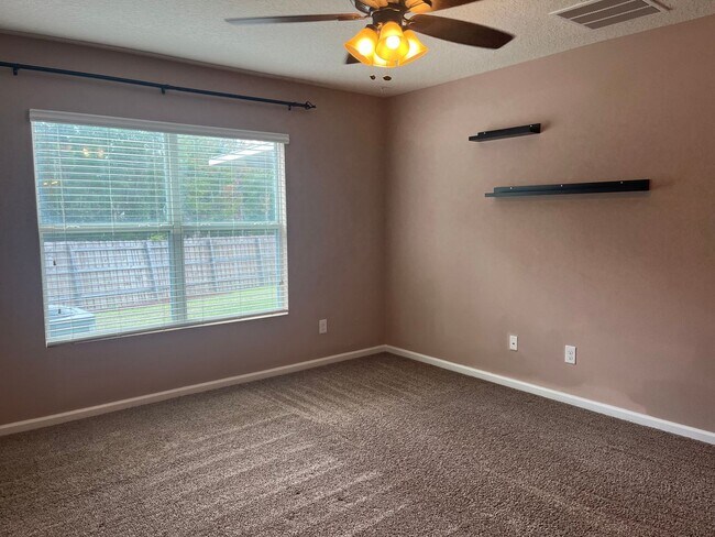 Building Photo - West Magnolia 3BR / 2BA Home Clay County