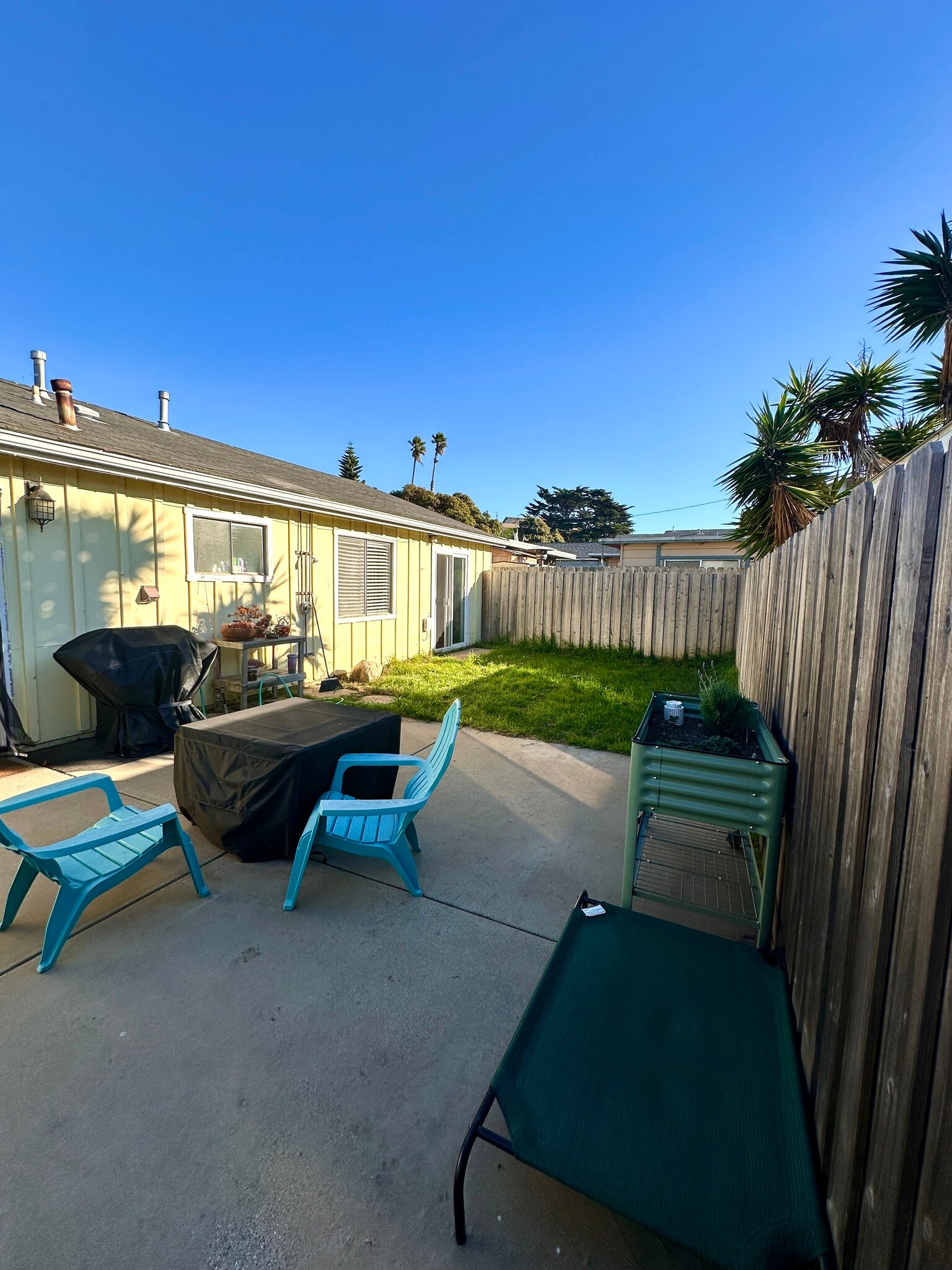 Building Photo - 2101 Sunset Ave