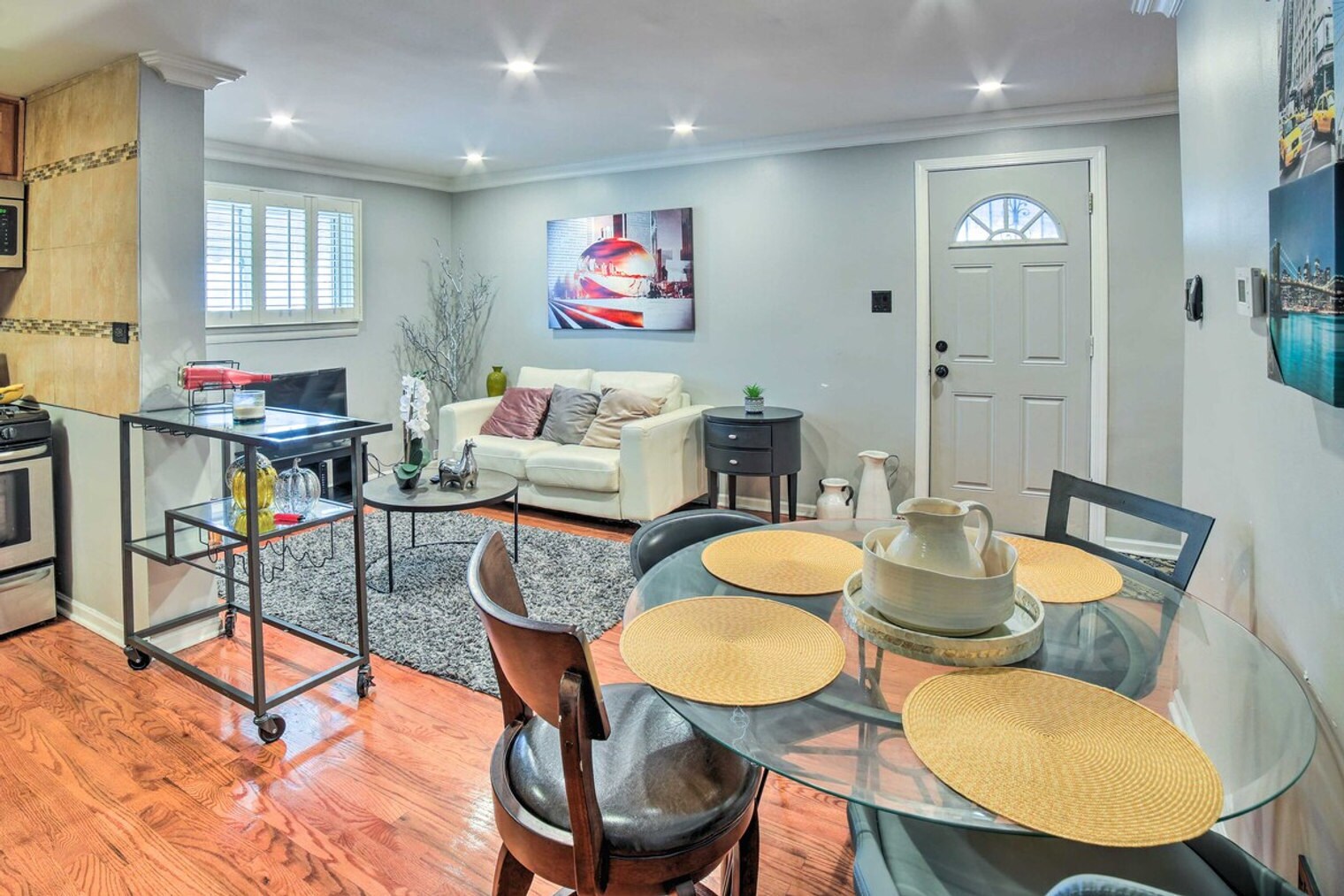 Building Photo - 703 S Central Park Ave