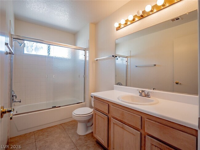 Building Photo - 1401 Linnbaker Ln