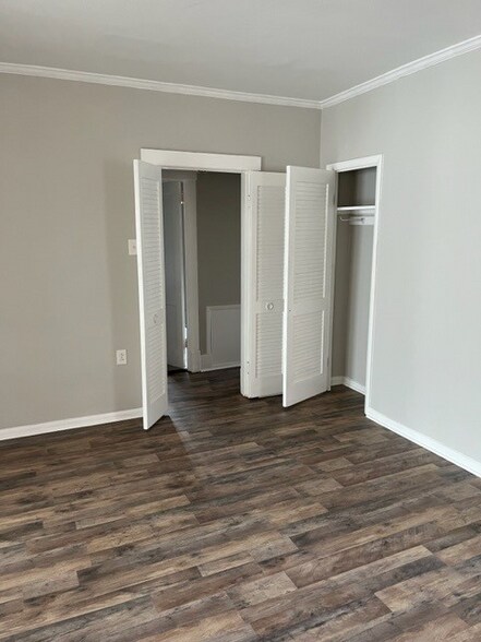 Building Photo - 6681 Ridgeville St