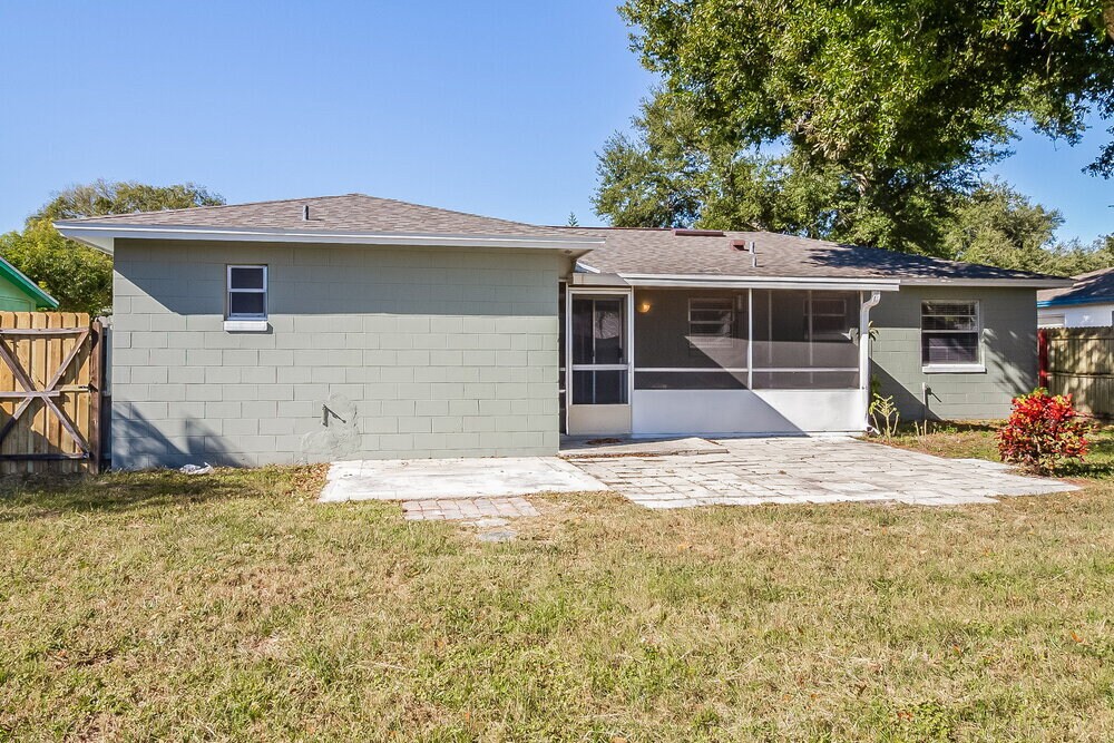 Building Photo - 1301 Baranova Rd