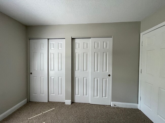Building Photo - 2bd/1.5ba Townhome super close to CMC, HGT...