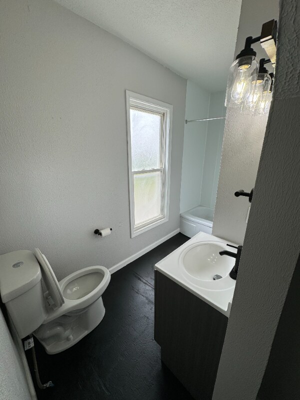 Building Photo - 3860 E 72nd St