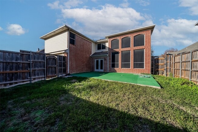 Building Photo - 9943 Red Cedar Dr