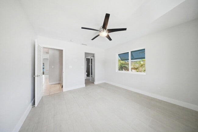 Building Photo - 138 Indies Dr N