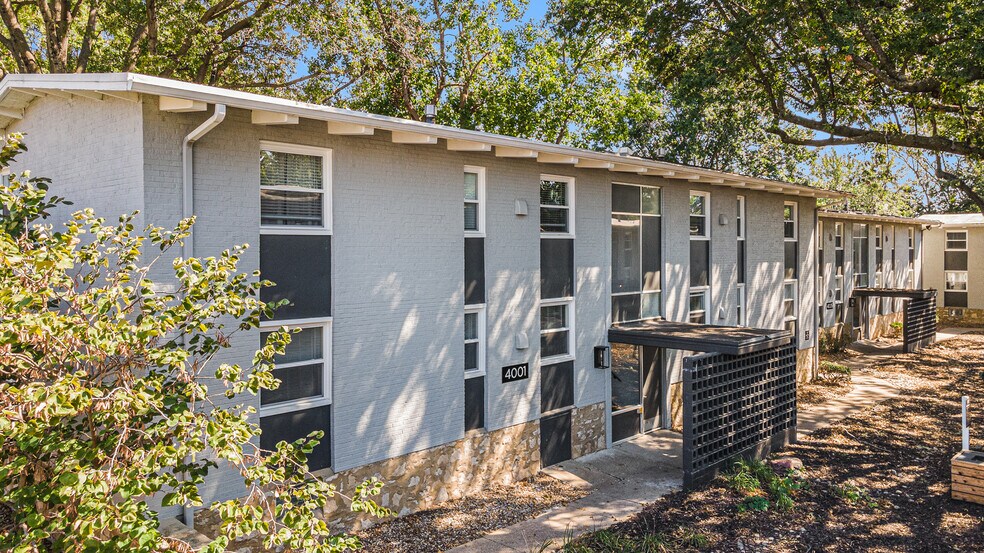 Corinth Gardens 3917 W 84th St Prairie Village KS 66207 Apartment