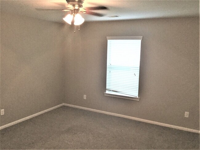 Building Photo - 2819 Lockeridge Bend Dr