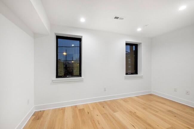 Building Photo - 1328 S 9th St