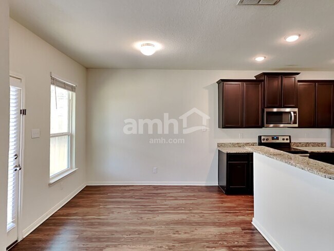 Building Photo - 7931 Bluewater Cove