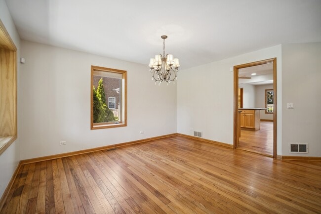 Building Photo - 3404 Linneman St